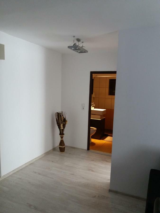 Mario Regim Hotelier *